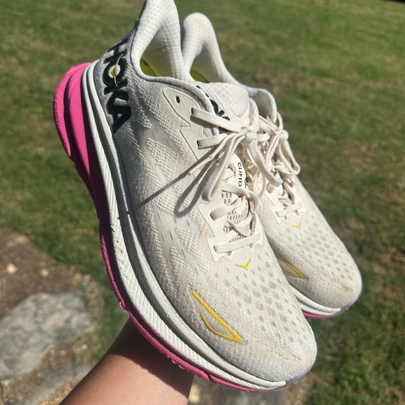 HOKA Clifton 9 size 11B women - Picture 8 of 14